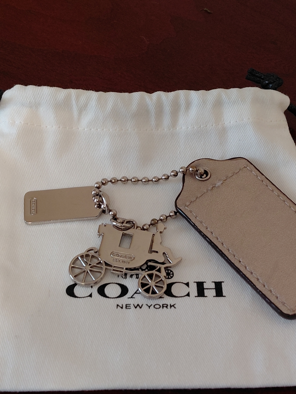 Coach Horse & Carriage Silver Hangtag Set - Picture 4 of 5